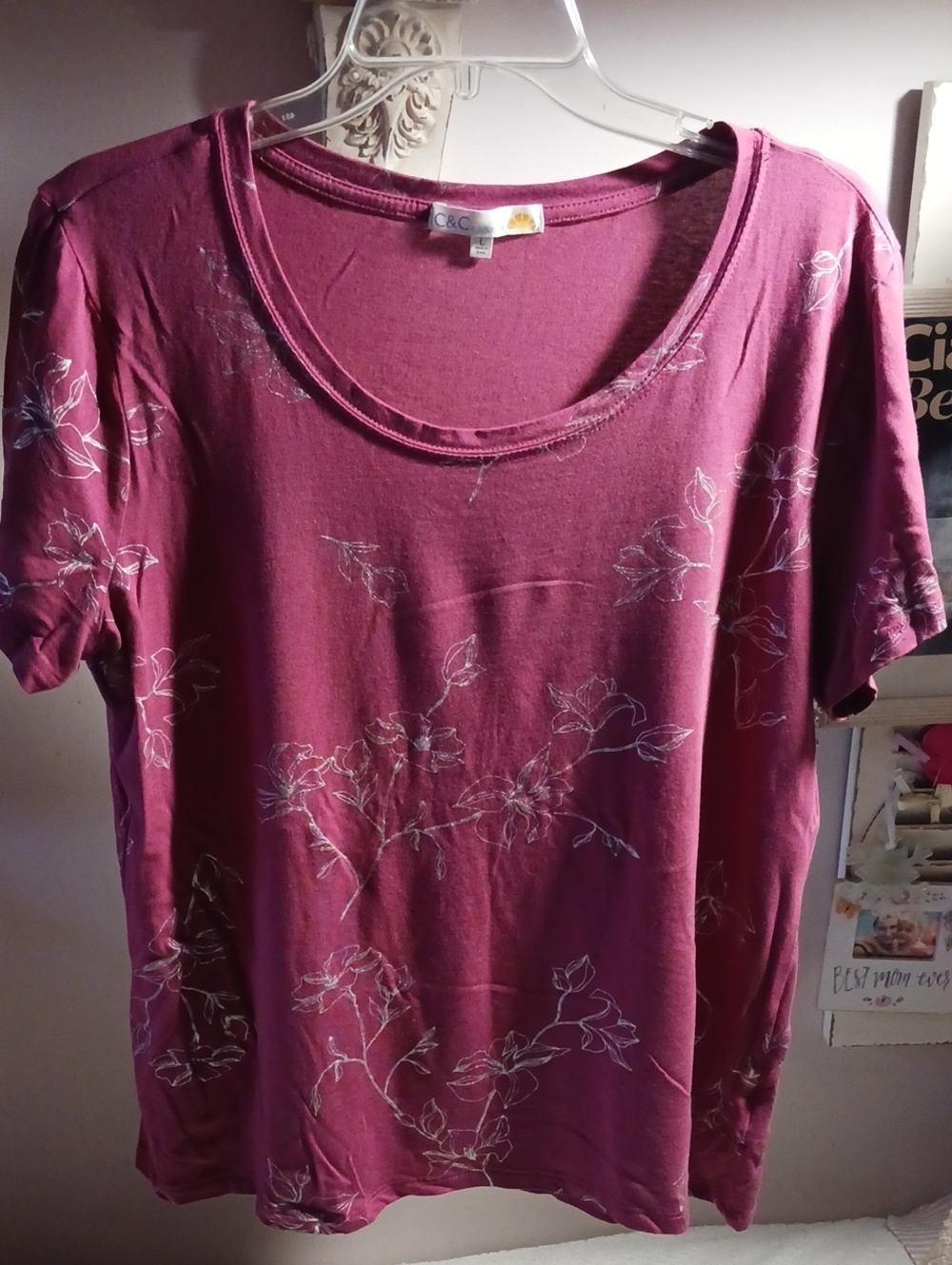 C&C California Berry Scoop Neck Tee with Silver Floral Line Print L
